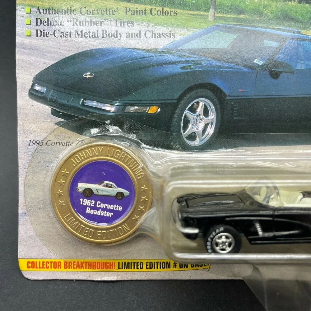 Johnny Lightning Classic 1962 '62 Chevrolet Chevy Corvette Roadster‎ Black 1/64